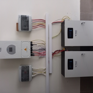8 kW full-hibrid napelemes rendszer